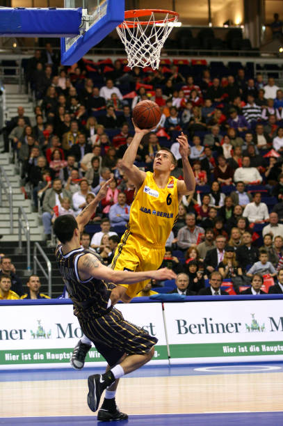 灵活快速的 灵活快速的