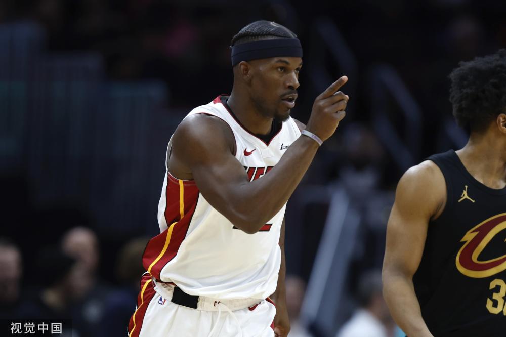 强调他的朋 强调他的朋