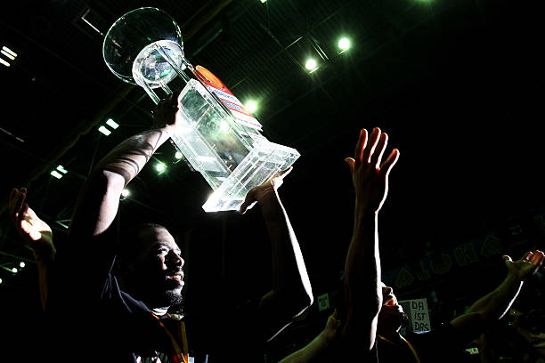 作为黄蜂队 作为黄蜂队